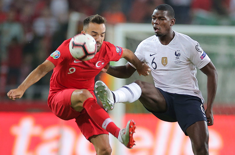 Paul Pogba en un partido con Francia