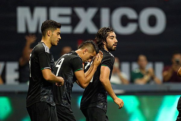 El festejo de uno de los  goles de México 