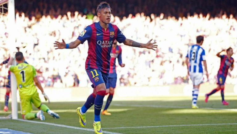 Neymar celebra anotación con el Barcelona