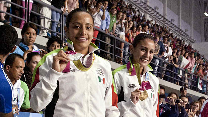 Tatiana Ortiz y Paola Espinosa presumen medallas