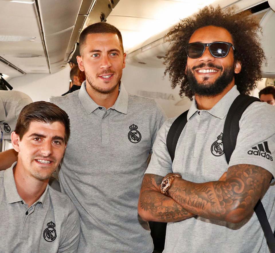 Courtois, Hazard y Marcelo en el avión del Real Madrid