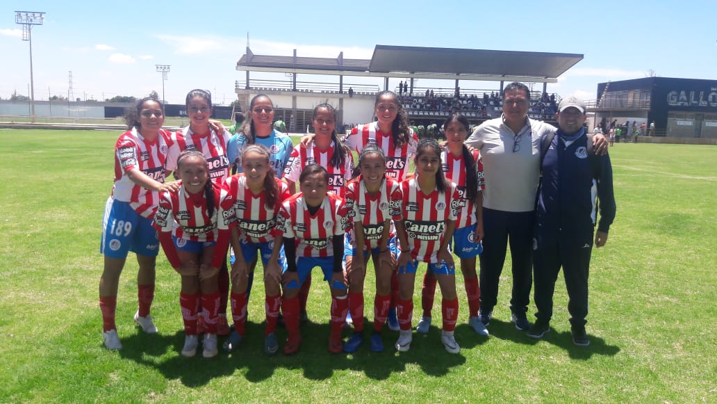 Equipo de San Luis Femenil, previo a un partido