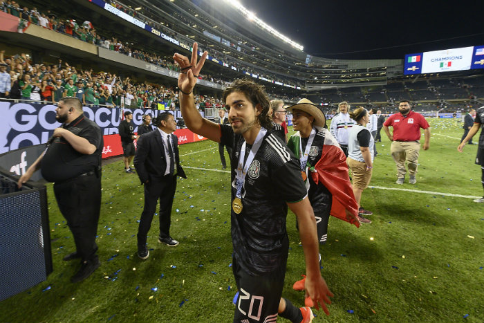 Pizarro, en festejo de Copa Oro