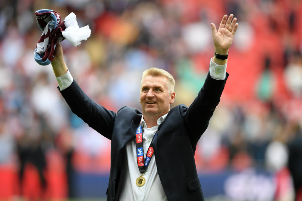 Dean Smith en las celebraciones del Aston Villa