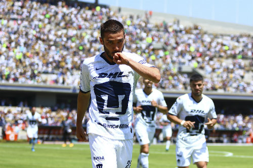 Juan Pablo Vigón festeja su gol ante Necaxa