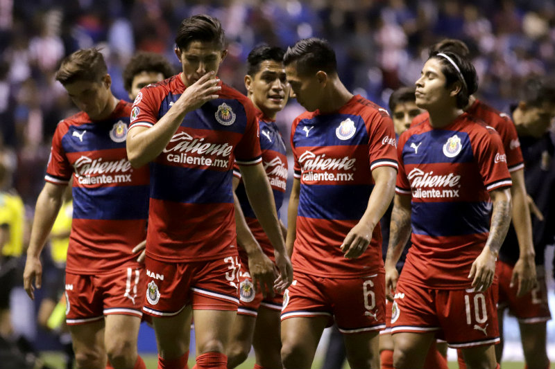 Jugadores de Chivas tras el partido ante Puebla