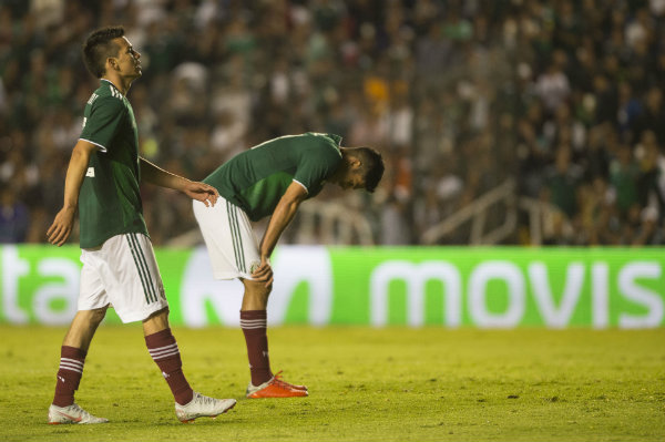 Hirving Lozano y Raúl Jiménez en actividad de Selección Nacional
