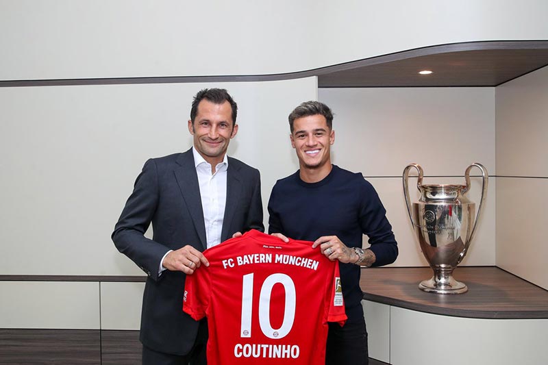 Coutinho posa con el jersey del Bayern Munich