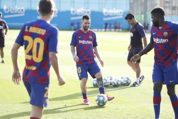 Messi en una práctica con el cuadro blaugrana
