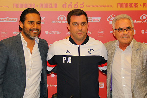 Pablo Guede es presentado como entrenador de Monarcas