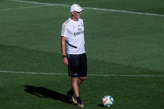 Zidane dirige entrenamiento del Real Madrid 