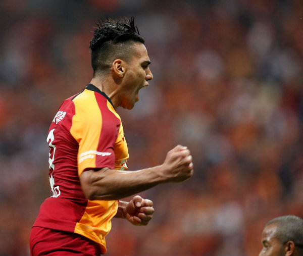 Radamel Falcao celebrando su primer gol con Galatasaray