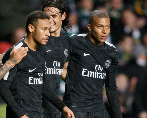 Neymar, Edinson Cavani y Kylian Mbappé durante un partido