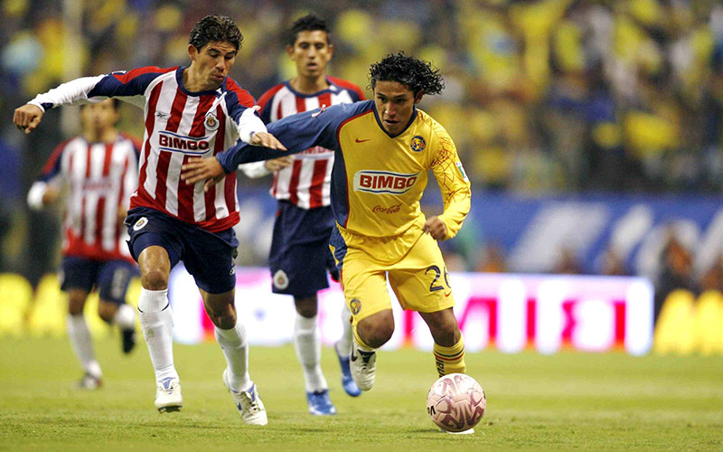 Silva marcó doblete ante Chivas en el Clásico del Ap. 2007