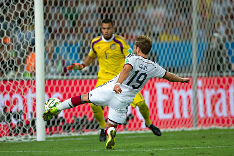 Momento en el que Götze marcó el único tanto de la Final de Brasil 2014