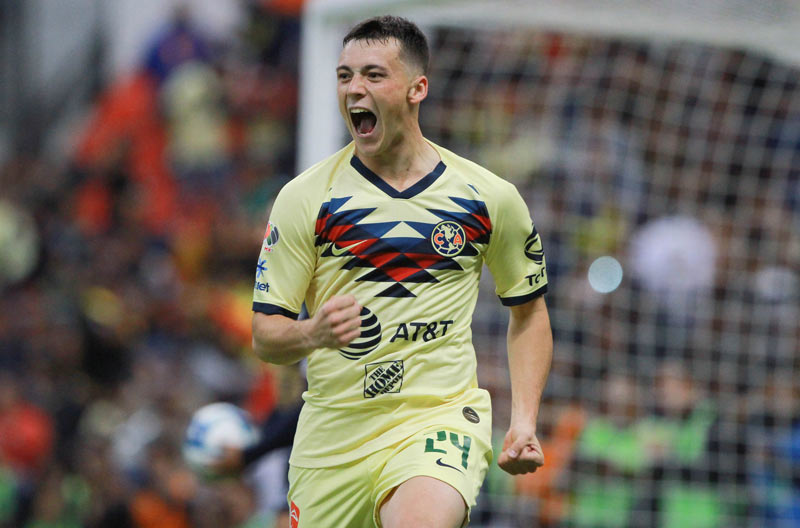 Federico Viñas celebra un gol con las Águilas