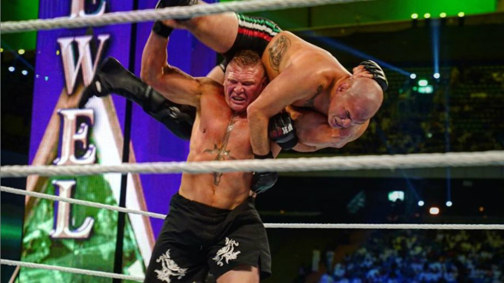 Caín Velásquez con Brock Lesnar en pelea