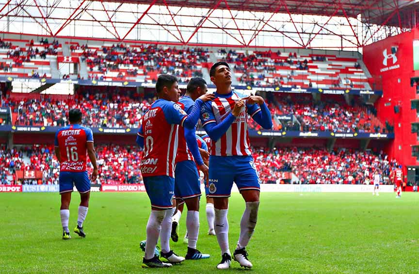 Pulido celebra uno de sus goles en Toluca