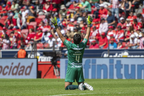 José Antonio Rodríguez festeja un gol de Chivas