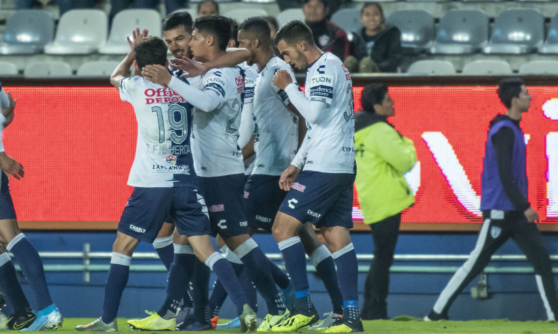 Jugadores del Pachuca celebrando un gol en la Copa Mx