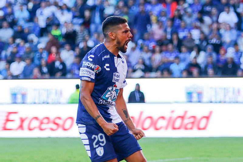 Franco Jara celebra gol de Pachuca