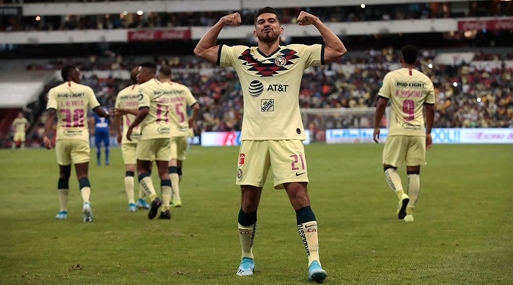 Henry Martín celebra gol de América