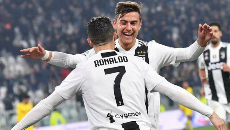 Dybala y Cristiano festejan gol con la Juventus