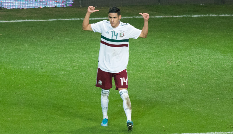Antuna festeja un gol con la Selección Nacional