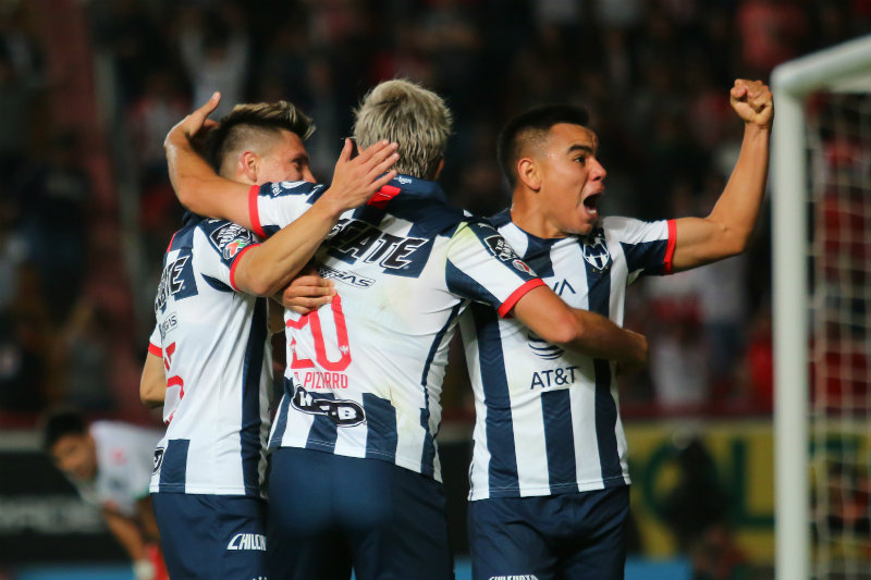 Rayados festejando gol en partido ante Necaxa