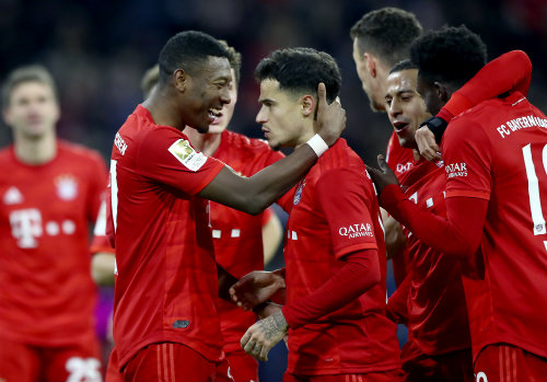Jugadores del Bayern celebran un gol vs Werder Bremen