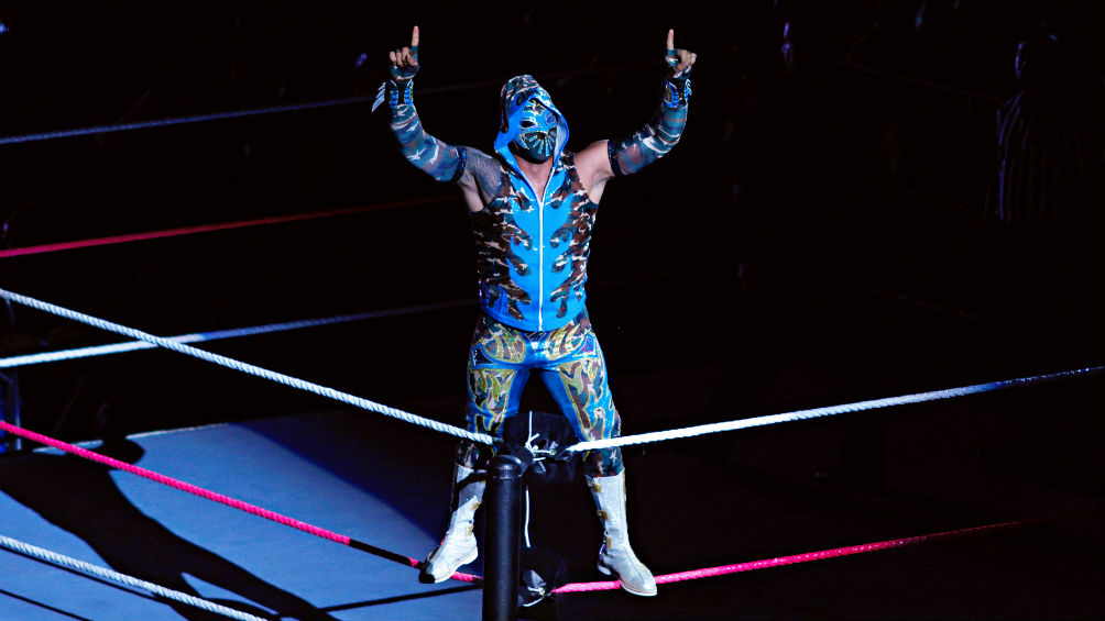 Sin Cara en una función de WWE en México 