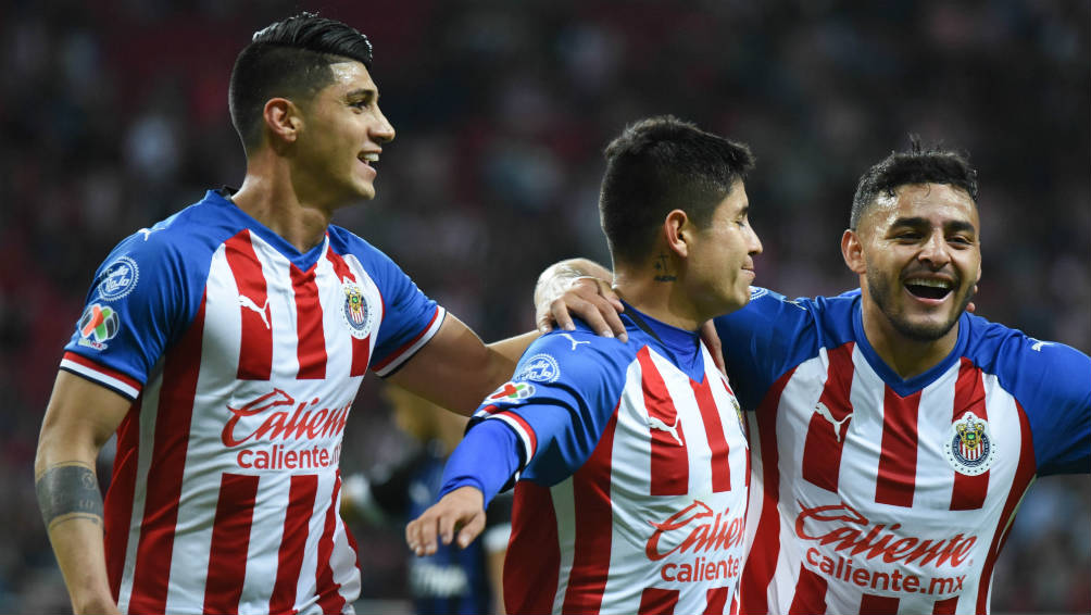 Pulido, Alexis y Vega celebran un gol del Rebaño