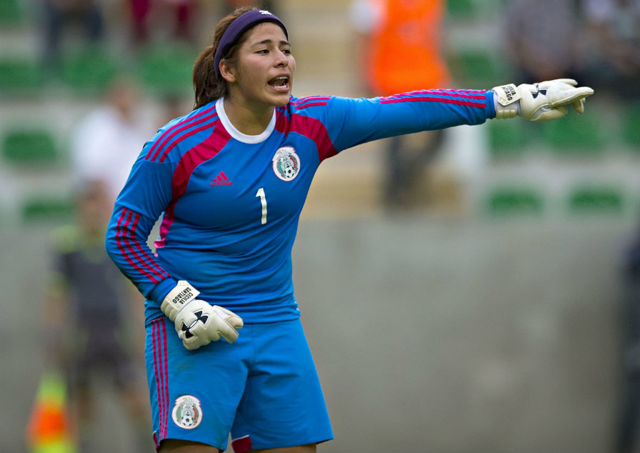 Cecilia Santiago con la Selección Mexicana Femenil
