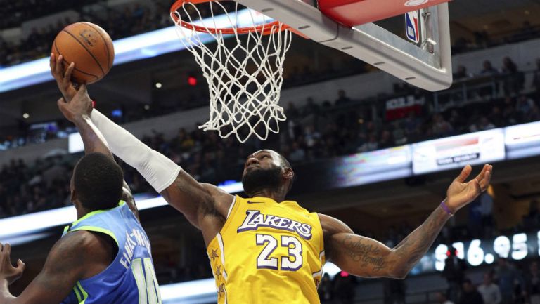 El 'Rey' anotó 35 puntos en el triunfo de Lakers vs Mavericks 