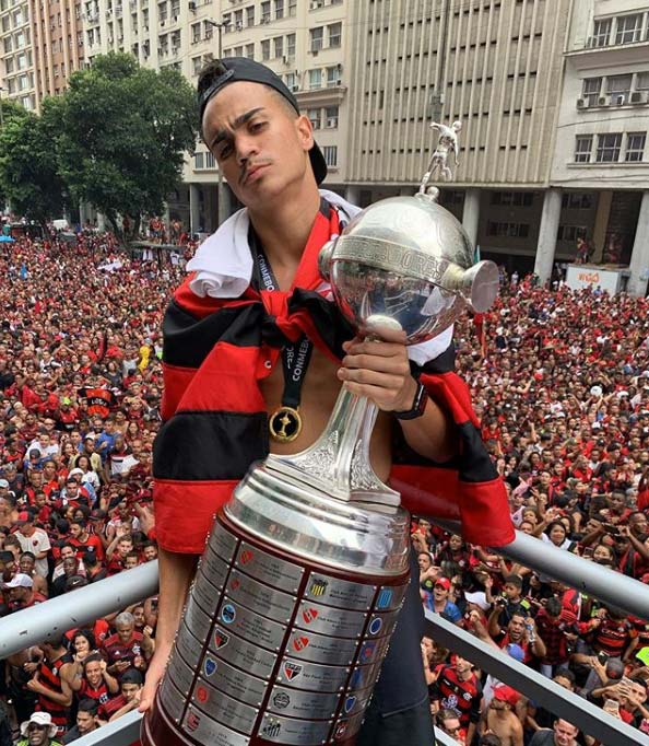 La joya brasileña presume el título de Libertadores de Flamengo