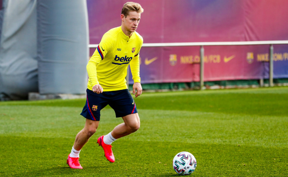 Frankie De Jong durante un entrenamiento del Barcelona