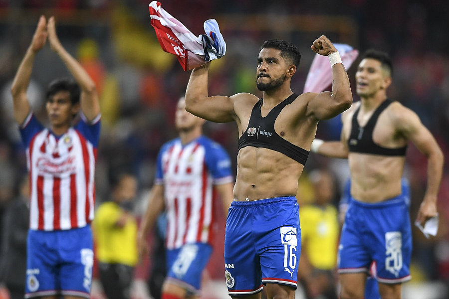 Jugadores de Chivas celebran tras el 'Clásico Tapatío'