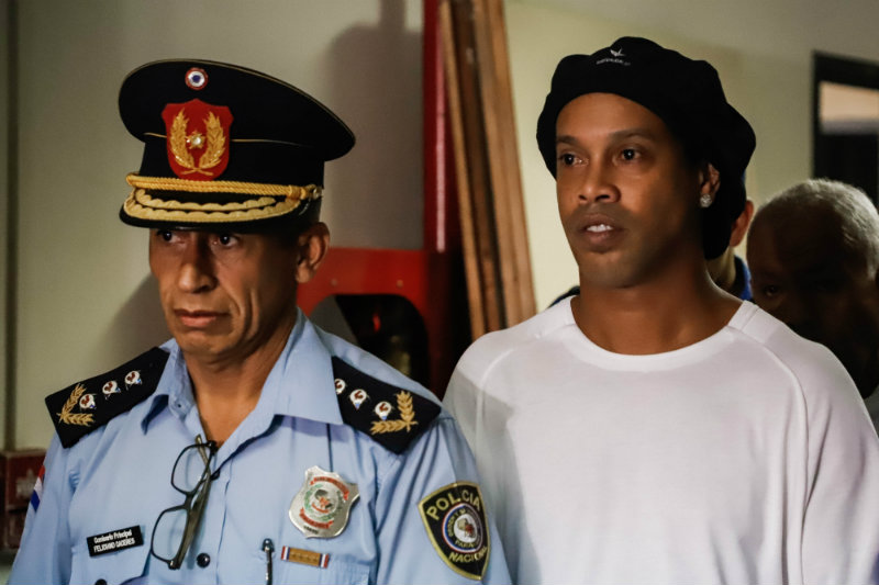 Ronaldinho está preso en Asunción