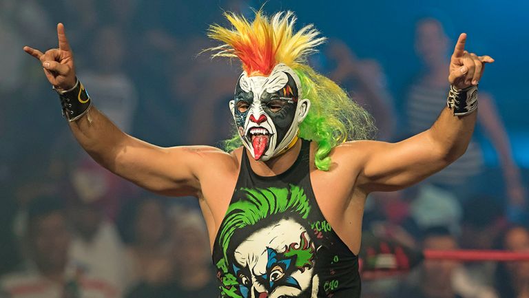 Psycho Clown hace su entrada al ring