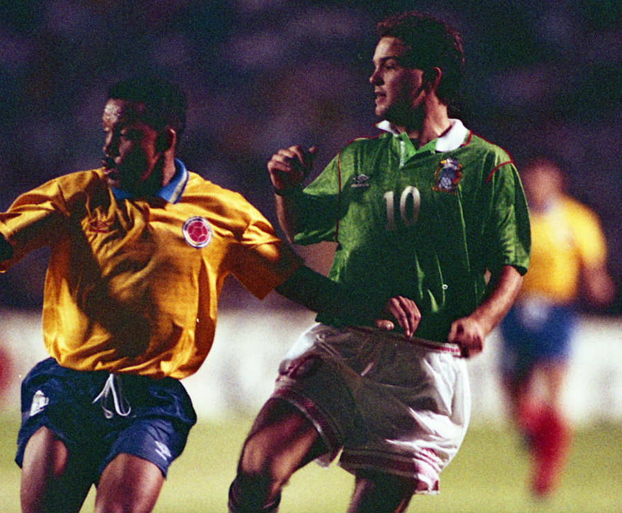 El primer partido oficial entre México y Colombia en 1993