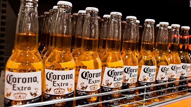 Cervezas Corona en planta de producción
