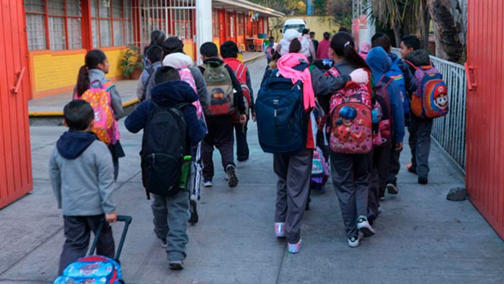 Alumnos en México podrán retomar sus clases con programa en línea