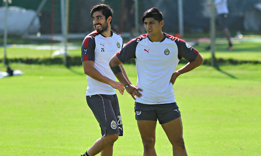 Pizarro y Pulido entrenando juntos en Chivas