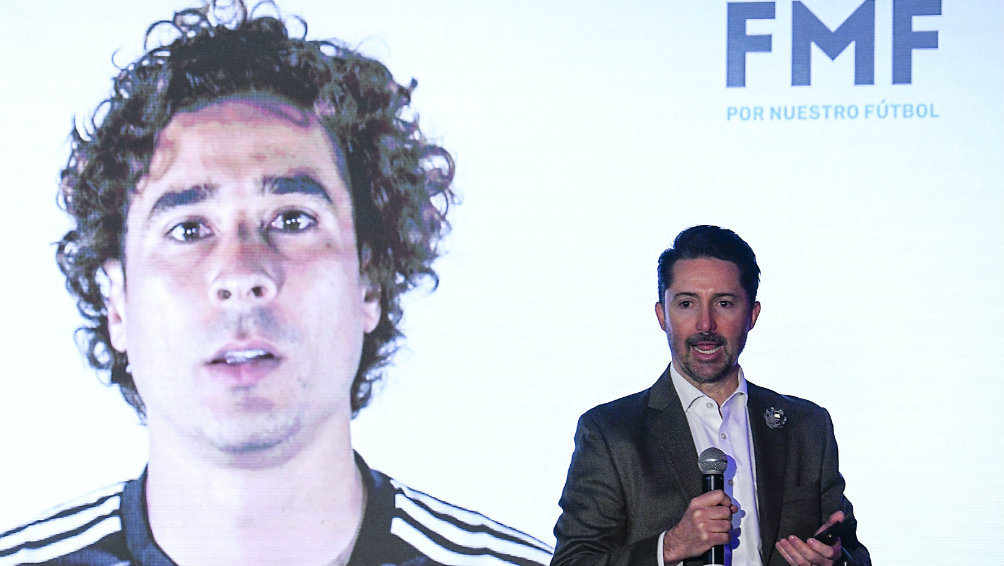 El presidente de la Federación Mexicana de Futbol, Yon de Luisa