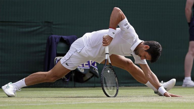 Novak Djokovic en un partido de Wimbledon 