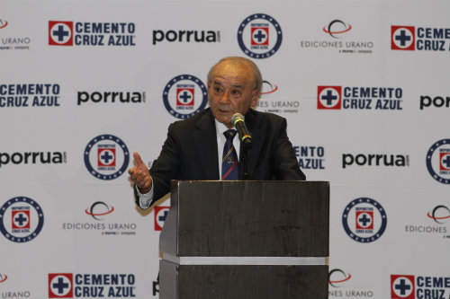 Billy Álvarez en conferencia de prensa