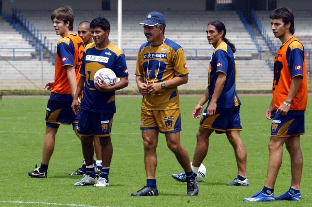 El Tuca, durante su etapa como entrenador de Pumas
