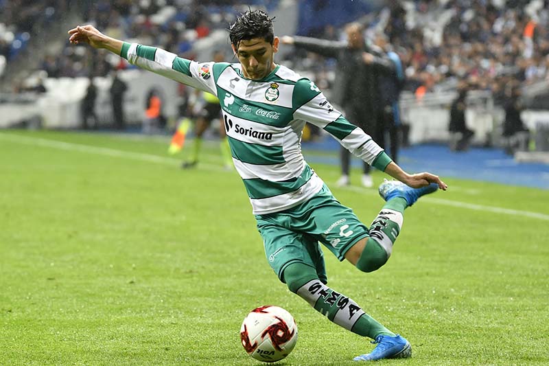 Arteaga, en un compromiso con Santos en Liga MX 