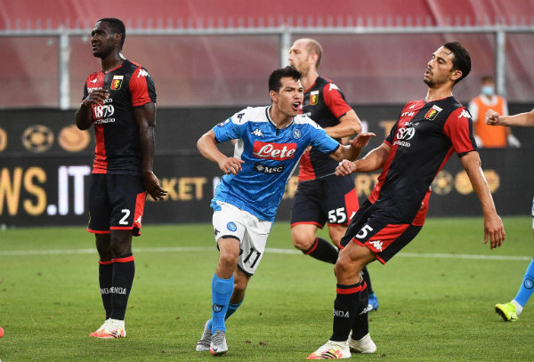 Lozano celebra su gol ante el Genoa