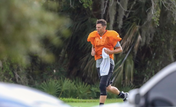 Tom Brady llegando a un entrenamiento en Florida 